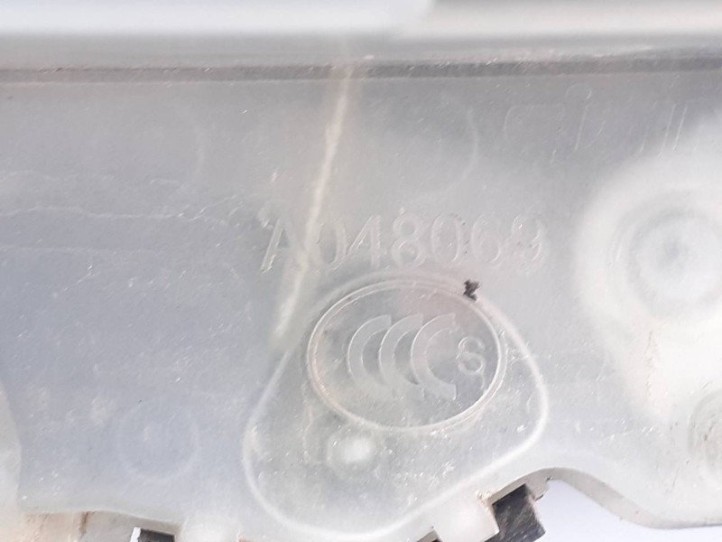 Recambio de cerradura puerta delantera izquierda para citroën c5 berlina feel edition referencia OEM IAM A048069  E1-A4-16-2