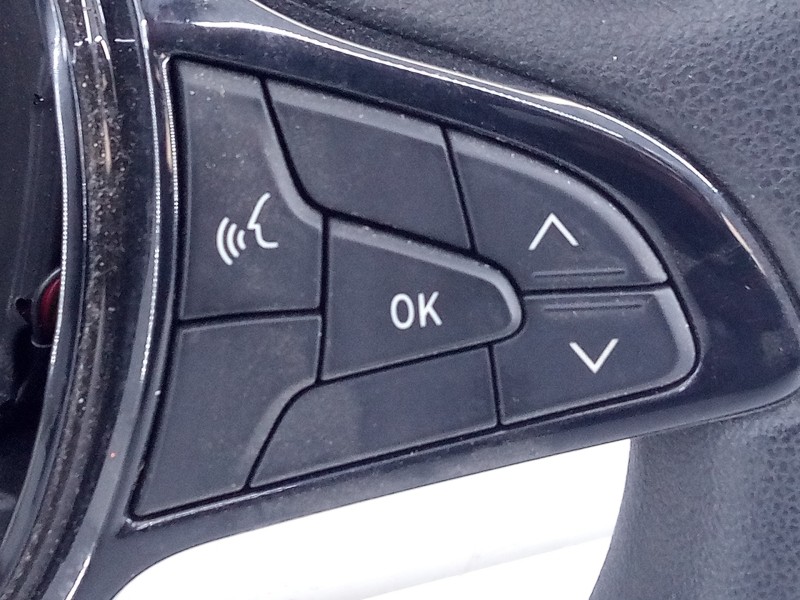 Recambio de volante para dacia sandero iii stepaway referencia OEM IAM 464001352R  E1-A1-6-2