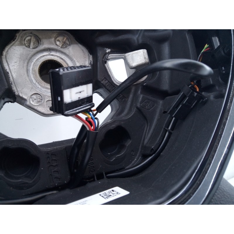 Recambio de volante para dacia sandero iii stepaway referencia OEM IAM 464001352R  E1-A1-6-2