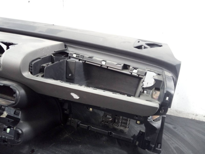 Recambio de salpicadero para citroën c4 cactus feel referencia OEM IAM   P2-A1-16