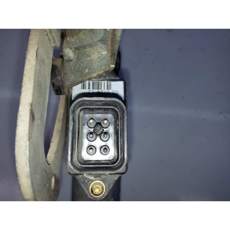 Recambio de elevalunas delantero izquierdo para opel corsa b referencia OEM IAM 90520193  