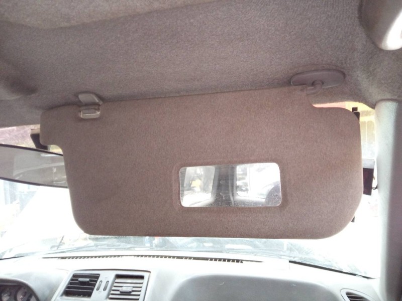 Recambio de parasol derecho para nissan terrano/terrano.ii (r20) slx familiar referencia OEM IAM   