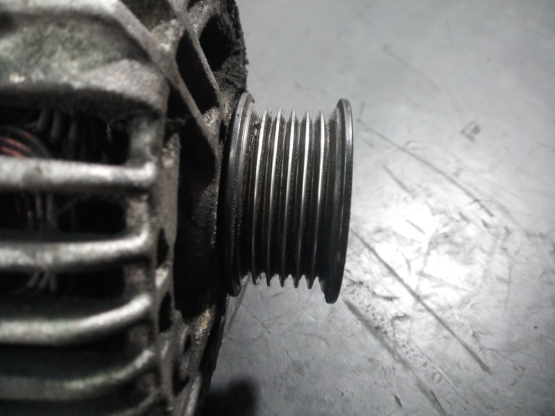 Recambio de alternador para volkswagen golf v berlina (1k1) gt sport referencia OEM IAM 03C903023D  P3-A4-22-4