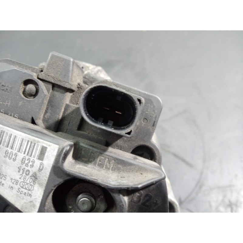 Recambio de alternador para volkswagen golf v berlina (1k1) gt sport referencia OEM IAM 03C903023D  P3-A4-22-4