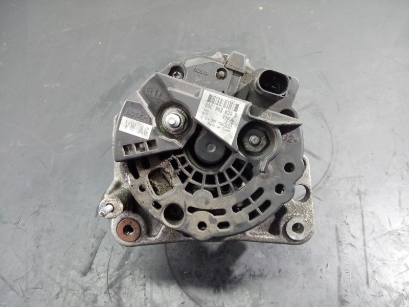 Recambio de alternador para volkswagen golf v berlina (1k1) gt sport referencia OEM IAM 03C903023D  P3-A4-22-4