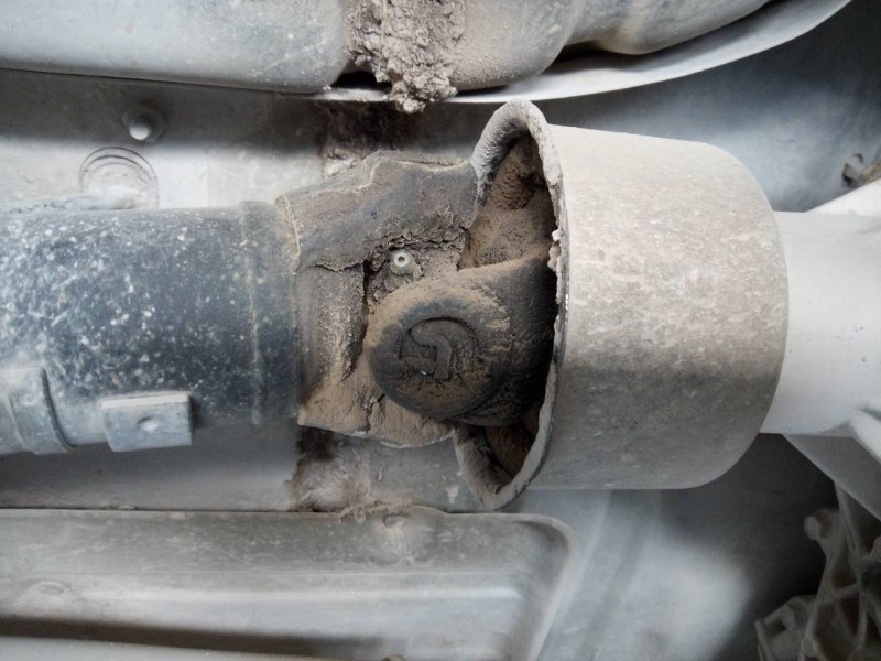 Recambio de transmision central para nissan terrano/terrano.ii (r20) slx familiar referencia OEM IAM   