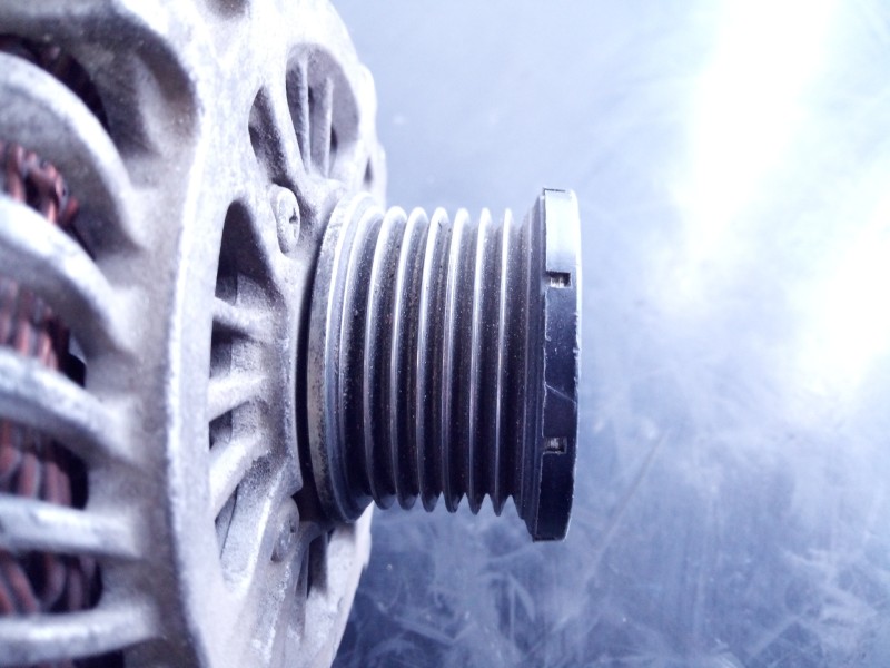 Recambio de alternador para nissan x-trail (t31) se referencia OEM IAM 23100JG71A A3TJ2481 P3-A4-8-4