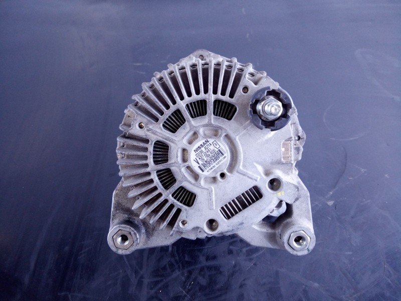 Recambio de alternador para nissan x-trail (t31) se referencia OEM IAM 23100JG71A A3TJ2481 P3-A4-8-4