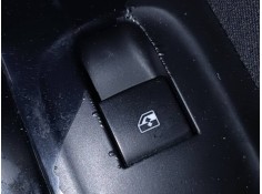 MANDO ELEVALUNAS DELANTERO DERECHO 