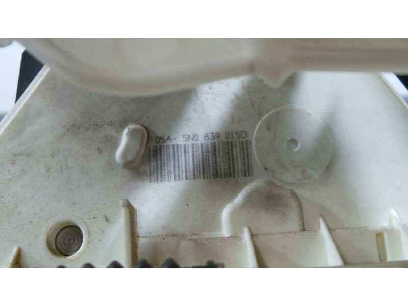 Recambio de cerradura puerta trasera izquierda para volkswagen tiguan (5n1) advance bluemotion referencia OEM IAM 5N0839015D  E1