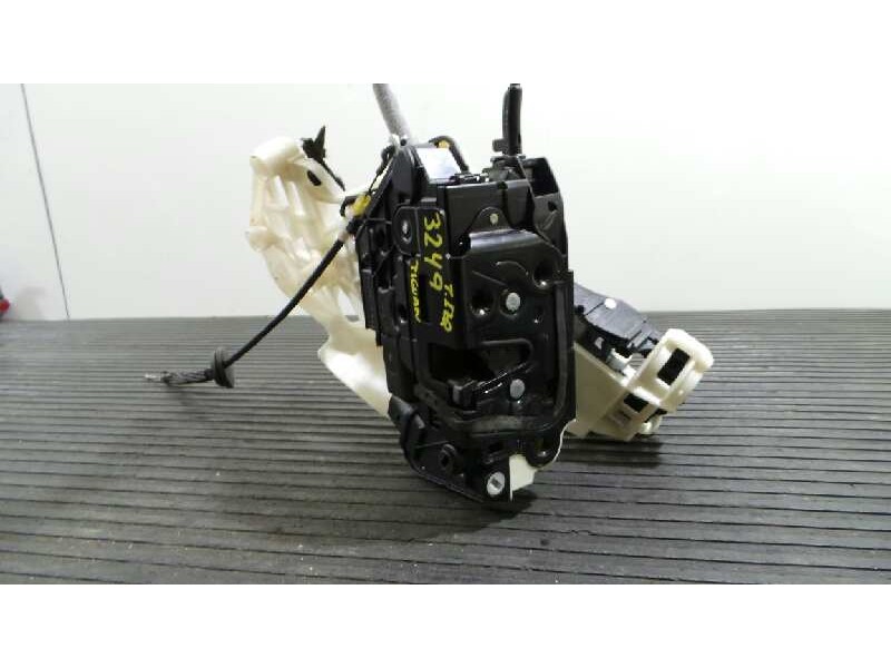 Recambio de cerradura puerta trasera izquierda para volkswagen tiguan (5n1) advance bluemotion referencia OEM IAM 5N0839015D  E1