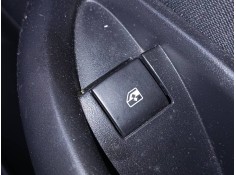 MANDO ELEVALUNAS TRASERO DERECHO 