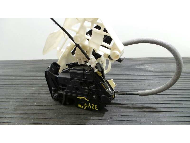 Recambio de cerradura puerta trasera izquierda para volkswagen tiguan (5n1) advance bluemotion referencia OEM IAM 5N0839015D  E1