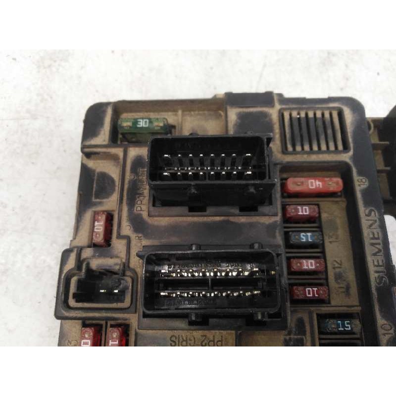 Recambio de caja reles / fusibles para peugeot partner kombi referencia OEM IAM 9643498980 T118470002 E3-B2-29-1