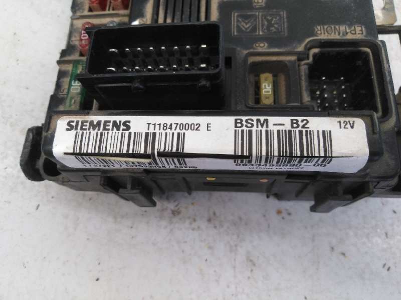 Recambio de caja reles / fusibles para peugeot partner kombi referencia OEM IAM 9643498980 T118470002 E3-B2-29-1