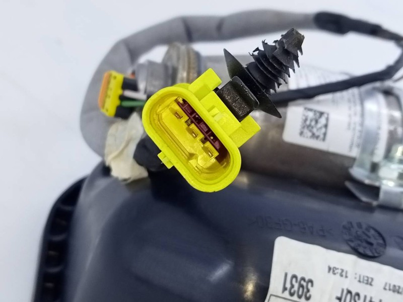 Recambio de airbag delantero derecho para opel zafira (c) selective start/stop referencia OEM IAM 13381058  E2-B6-64-2