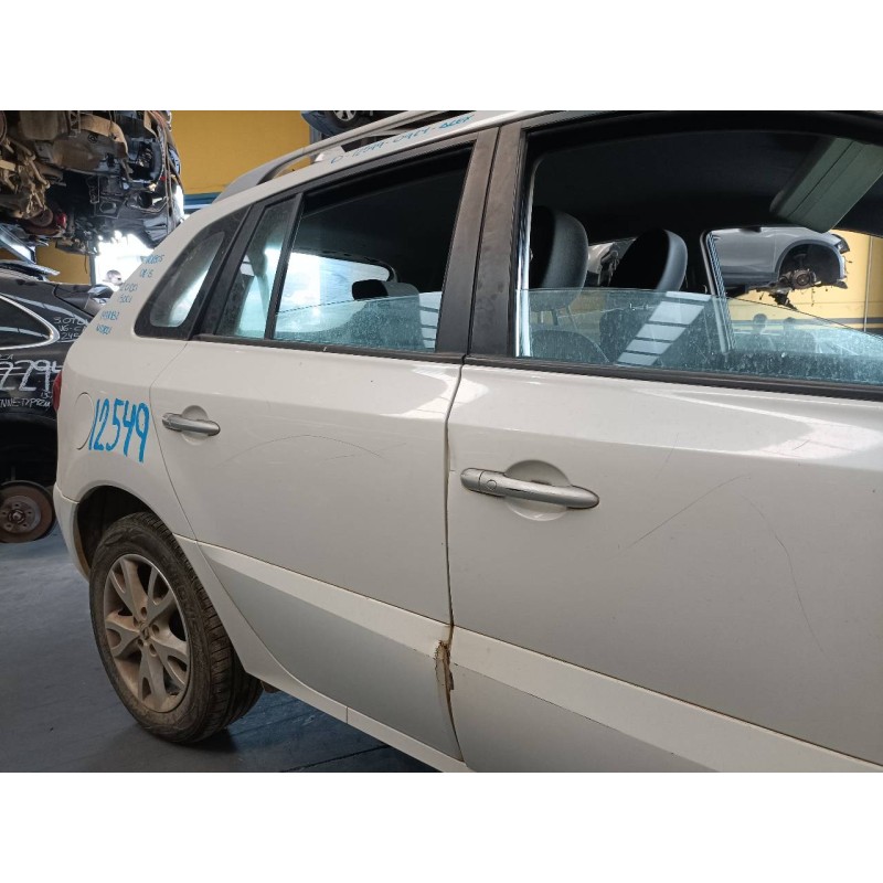 Recambio de puerta trasera derecha para renault koleos expression referencia OEM IAM   