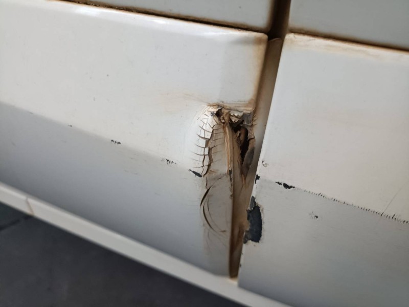 Recambio de puerta trasera derecha para renault koleos expression referencia OEM IAM   