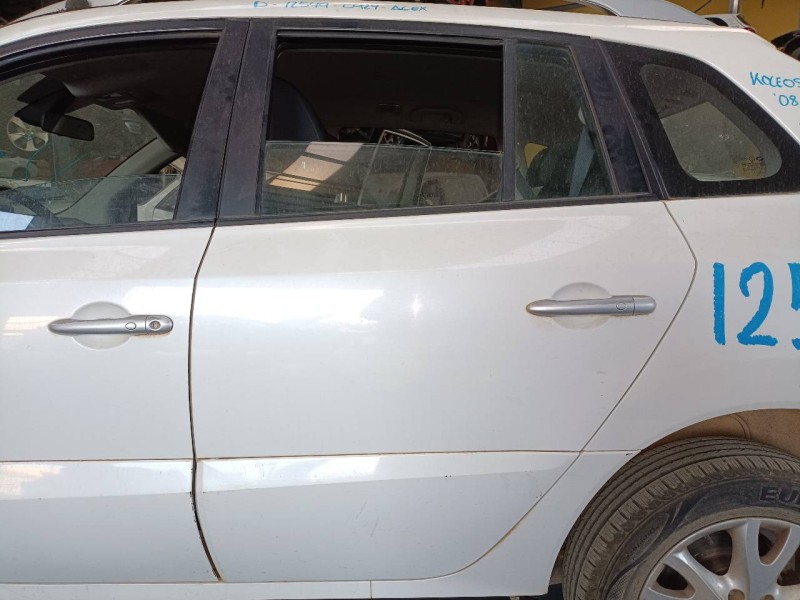 Recambio de puerta trasera izquierda para renault koleos expression referencia OEM IAM   