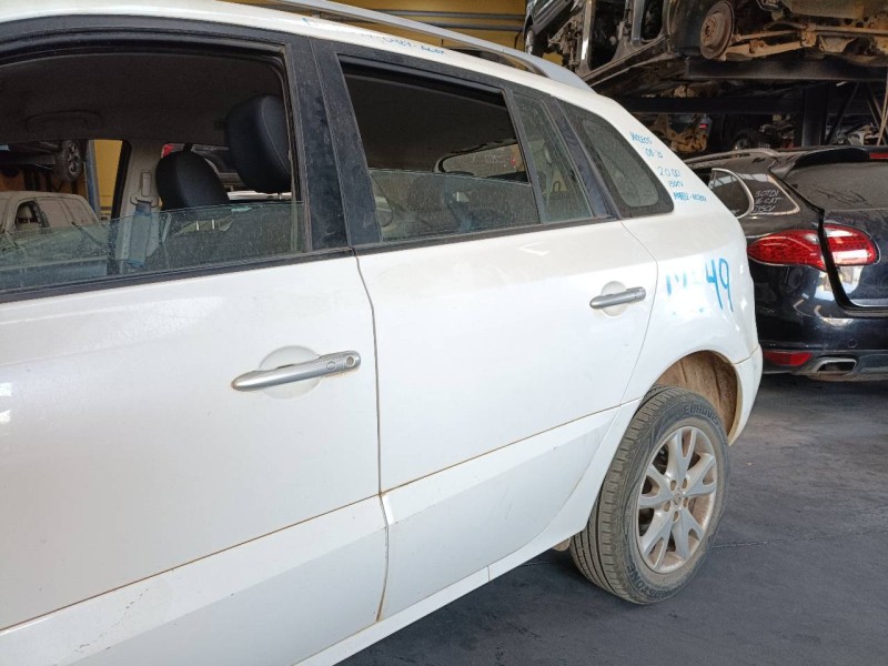 Recambio de puerta trasera izquierda para renault koleos expression referencia OEM IAM   