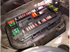 CAJA RELES / FUSIBLES 