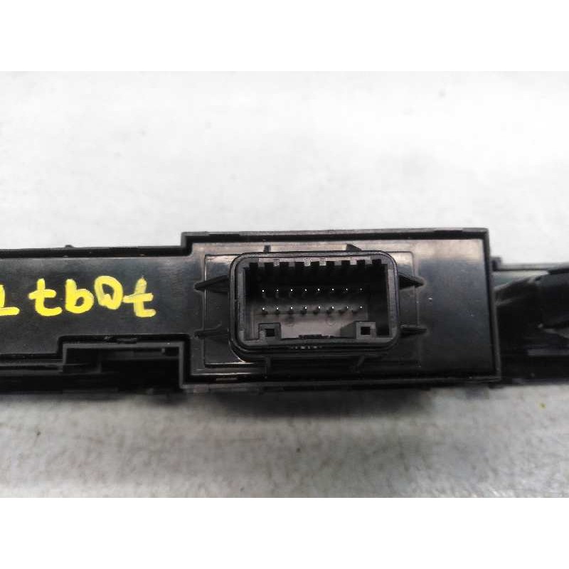 Recambio de warning para hyundai tucson essence bluedrive 2wd referencia OEM IAM 93700D7100 3D136A1000 E3-A3-59-2