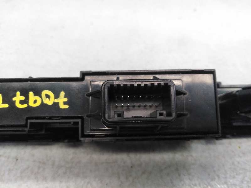 Recambio de warning para hyundai tucson essence bluedrive 2wd referencia OEM IAM 93700D7100 3D136A1000 E3-A3-59-2