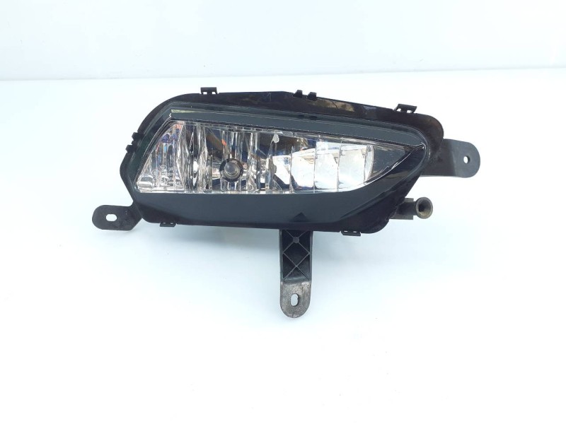 Recambio de faro antiniebla derecho para opel zafira (c) selective start/stop referencia OEM IAM 662588537R  E2-B6-9-2