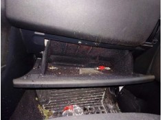 Recambio de guantera para land rover discovery 4 tdv6 se referencia OEM IAM    2