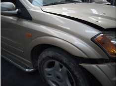 Recambio de aleta delantera derecha para ssangyong kyron 200 xdi limited referencia OEM IAM    2