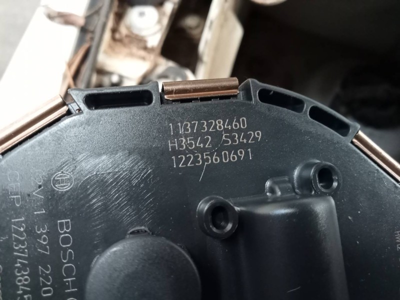 Recambio de motor limpia delantero para peugeot 5008 allure referencia OEM IAM 1397220577 1223743845 