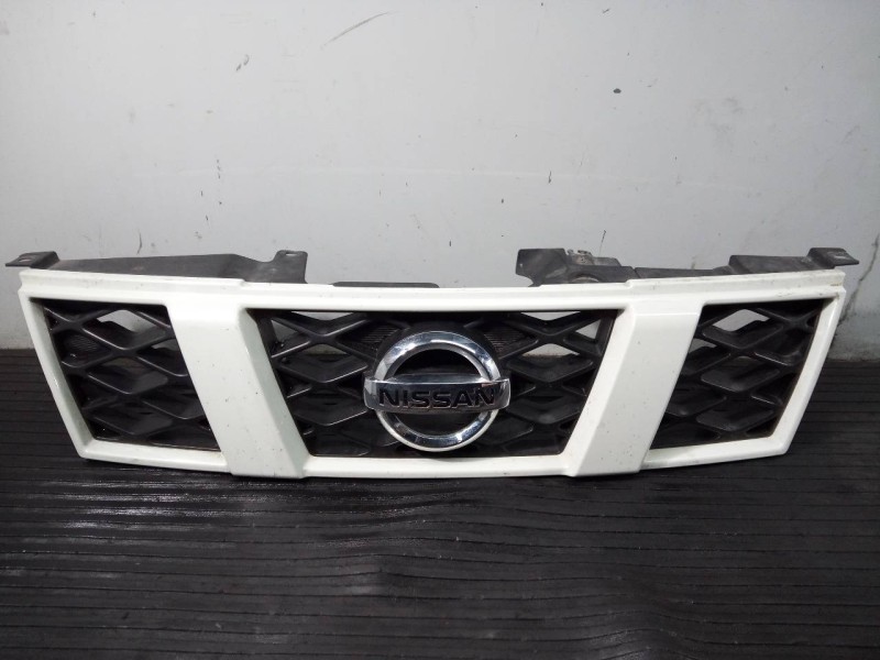 Recambio de rejilla delantera para nissan x-trail (t31) se referencia OEM IAM   P2-A2-17