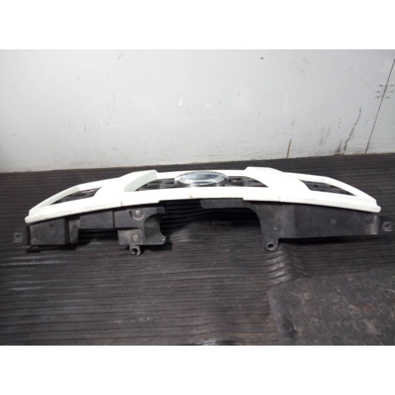 Recambio de rejilla delantera para nissan x-trail (t31) se referencia OEM IAM   P2-A2-17