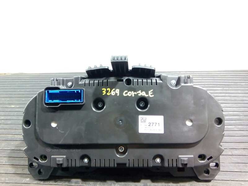 Recambio de cuadro instrumentos para opel corsa e color edition ecoflex referencia OEM IAM 39022771  E3-A5-28-5