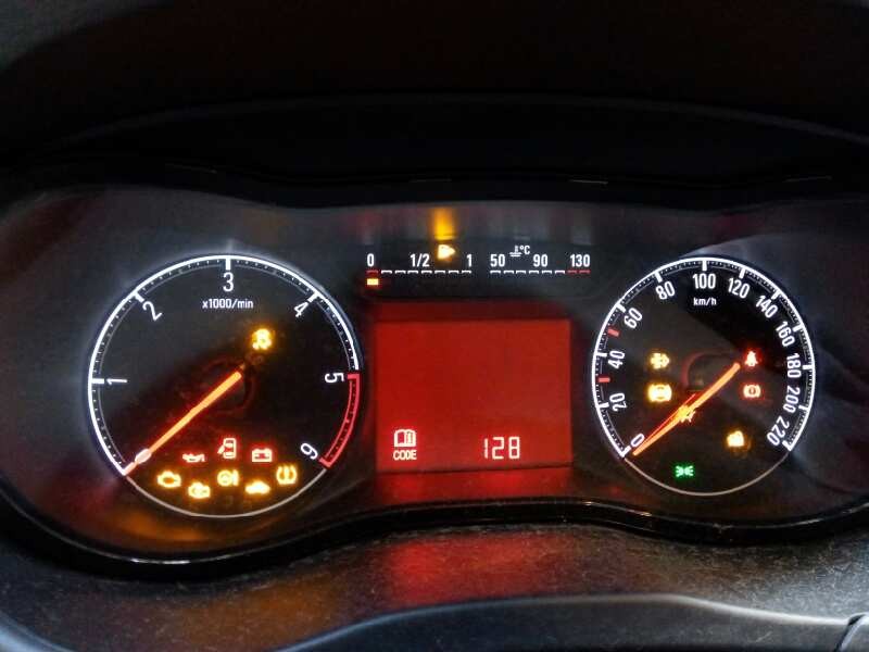 Recambio de cuadro instrumentos para opel corsa e color edition ecoflex referencia OEM IAM 39022771  E3-A5-28-5