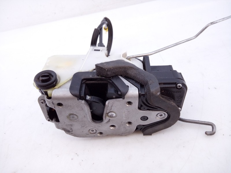 Recambio de cerradura puerta trasera derecha para opel astra j lim. excellence referencia OEM IAM   E2-B6-50-2