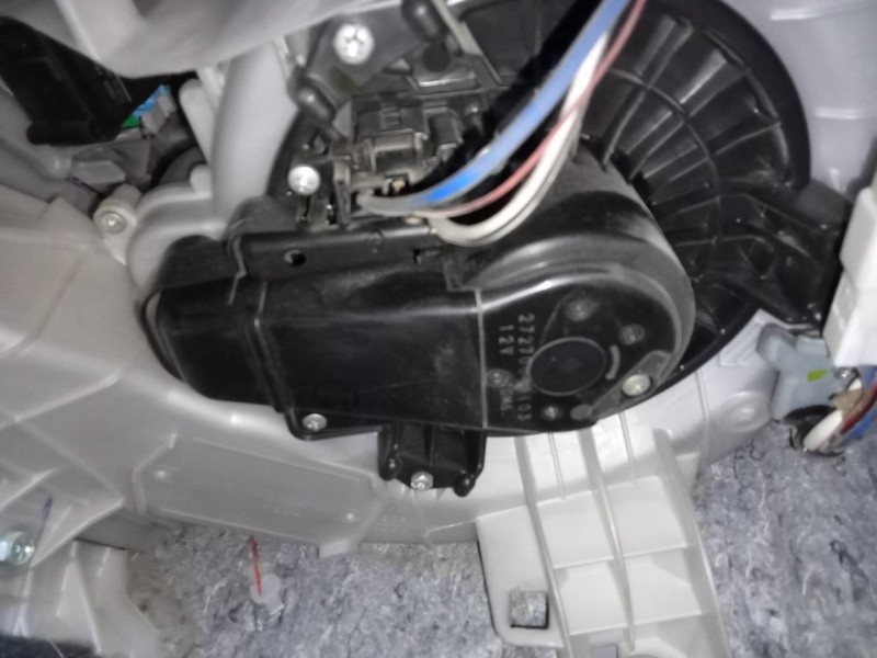 Recambio de ventilador calefaccion para toyota rav 4 (a3) active referencia OEM IAM 2727008103  