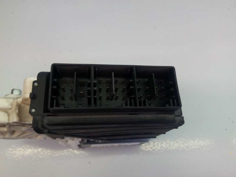 Recambio de motor elevalunas delantero derecho para seat ibiza (6k) referencia OEM IAM 6Q2959802A  E1-B6-44-1