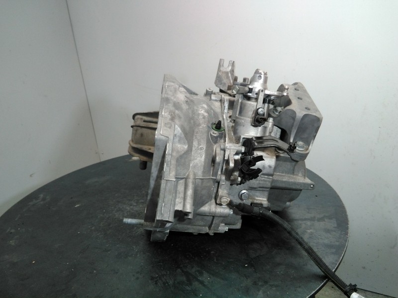 Recambio de caja cambios para opel insignia sports tourer innovation referencia OEM IAM F40  M1-B4-57