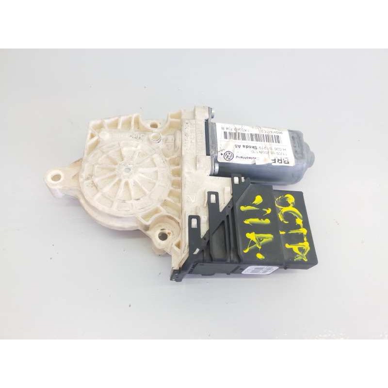 Recambio de motor elevalunas trasero derecho para skoda octavia berlina (1z3) referencia OEM IAM 995933109  E1-B6-44-1