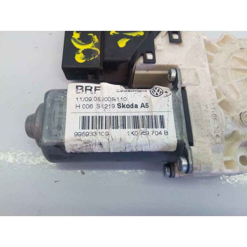 Recambio de motor elevalunas trasero derecho para skoda octavia berlina (1z3) referencia OEM IAM 995933109  E1-B6-44-1