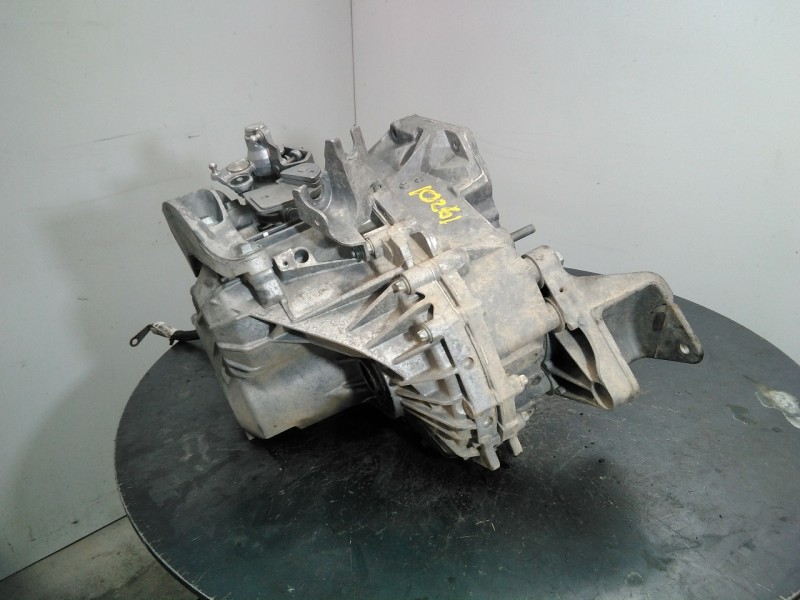 Recambio de caja cambios para opel insignia sports tourer innovation referencia OEM IAM F40  M1-B4-57