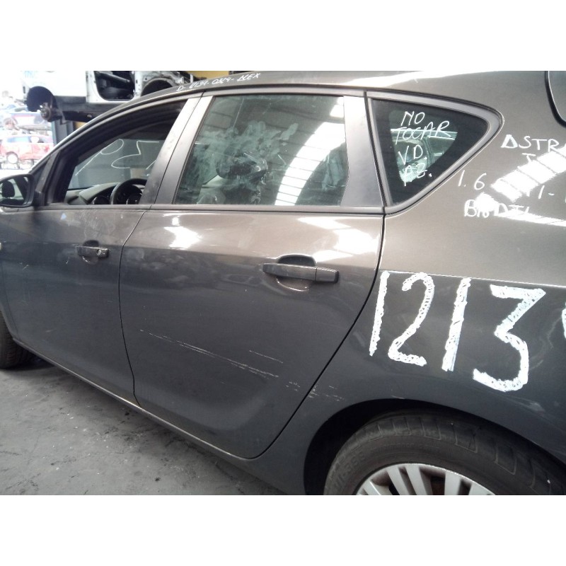 Recambio de puerta trasera izquierda para opel astra j lim. excellence referencia OEM IAM   