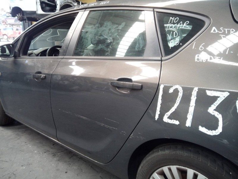 Recambio de puerta trasera izquierda para opel astra j lim. excellence referencia OEM IAM   