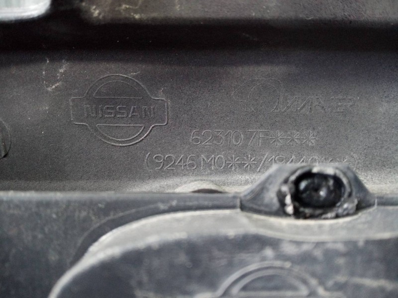 Recambio de rejilla delantera para nissan terrano/terrano.ii (r20) elegance referencia OEM IAM 623107F  P2-A2-14