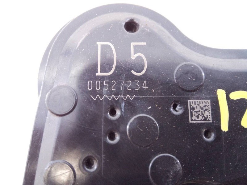 Recambio de cerradura puerta delantera derecha para toyota prius+ eco referencia OEM IAM D500527234  E2-B4-50-1