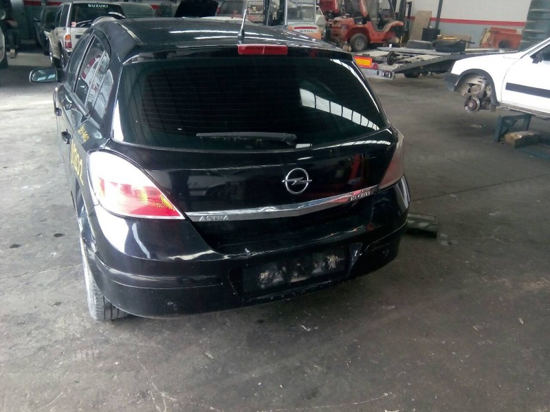 opel astra h berlina del año 2005