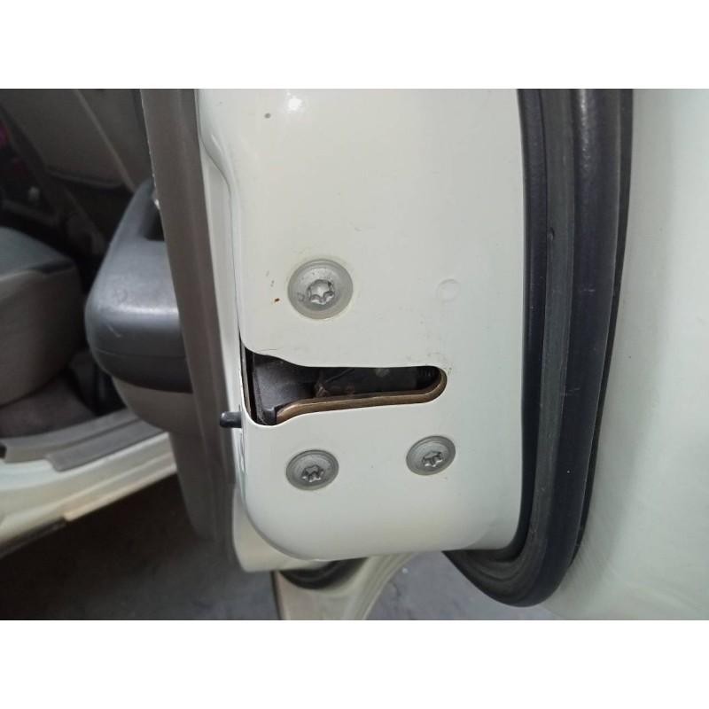 Recambio de cerradura puerta trasera derecha para nissan x-trail (t30) comfort referencia OEM IAM   