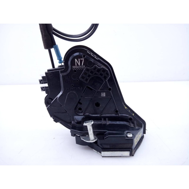 Recambio de cerradura puerta trasera izquierda para toyota prius+ eco referencia OEM IAM N700528033  E2-B4-61-1