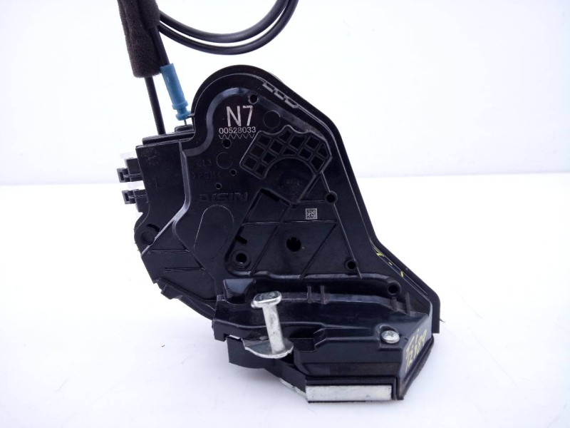 Recambio de cerradura puerta trasera izquierda para toyota prius+ eco referencia OEM IAM N700528033  E2-B4-61-1